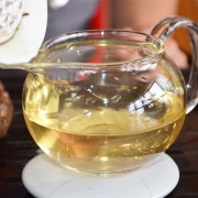 2015年春茶那赛古树茶