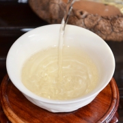 2015年攸乐山古树茶