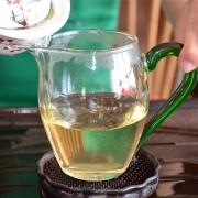 2016年地界纯料古树生茶357克饼茶
