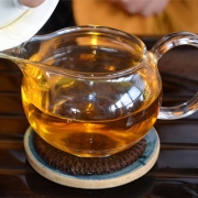 2023年大金芽滇红茶：滋味清甜，香气高雅。