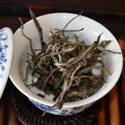 2017年那蕉古树普洱散茶净重量150克盒装