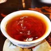 2005年宫廷金芽散装熟茶 300g