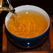 2002年茶王青饼