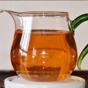 2002年中茶红印红中红带老生茶