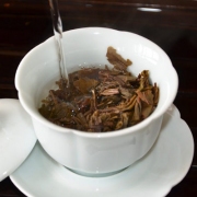 2002年中茶红印红中红带老生茶