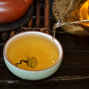 2005年红线班章茶王乔木七子饼茶