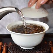 2000年易武正山典藏七子饼陆游一首诗