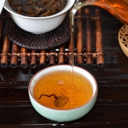 2000年易武正山典藏七子饼陆游一首诗
