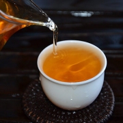 2003年中茶牌圆茶班章青饼老生茶