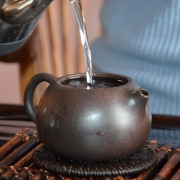 2000年红带大红印圆茶熟饼