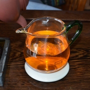 2004年澳门华联班章圆茶孔雀之乡老生茶