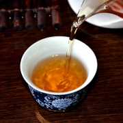 【买一送一】九八年班章茶王青砖珍藏品200g