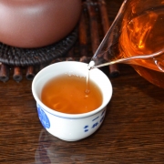 2005年班章茶王纪念饼