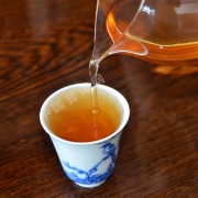 2005年春海班章茶王青饼