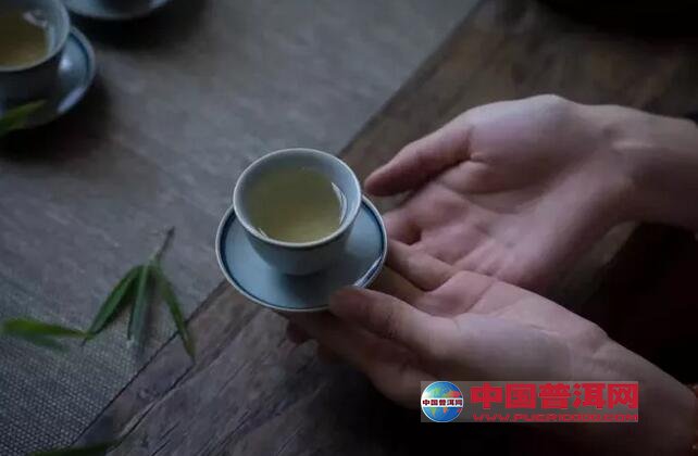 有修养的茶人喝茶时候不会失礼