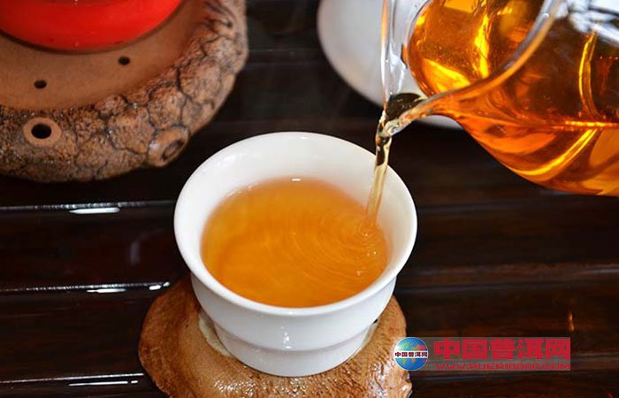 正山小种红茶与祁门红茶的香气有什么区别?