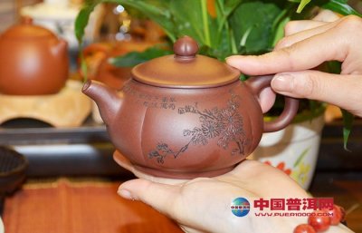 紫砂有“颜值” 养壶亦养心