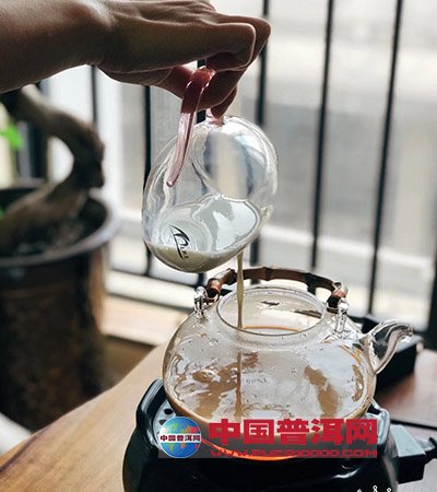 <u><a href='http://www.puer10000.com/puerzhishi/32854.html' target='_blank'>普洱<u><a href='http://www.puer10000.com/puerzhishi/100997.html' target='_blank'>茶</a></u></a></u>
