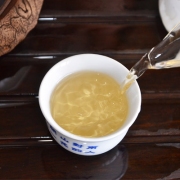2013年勐宋普洱生茶357克饼茶