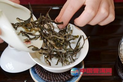 奇特的少数民族饮茶方式：藏族