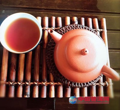 ڲ