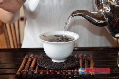 茶叶中主要成分及其茶汤滋味的