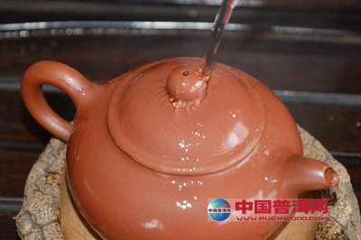 用紫砂壶如何提高普洱茶的香气