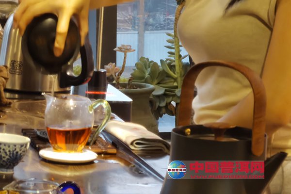 <u><a href='http://www.puer10000.com/puerzhishi/32854.html' target='_blank'>普洱<u><a href='http://www.puer10000.com/puerzhishi/100997.html' target='_blank'>茶</a></u></a></u>