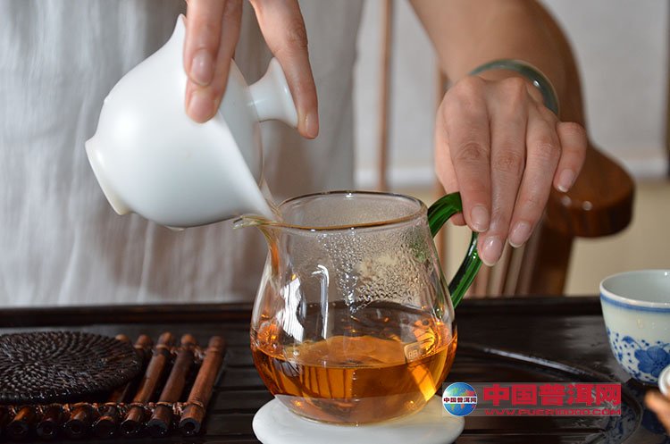 <u><a href='http://www.puer10000.com/puerzhishi/32854.html' target='_blank'>普洱<u><a href='http://www.puer10000.com/puerzhishi/100997.html' target='_blank'>茶</a></u></a></u>