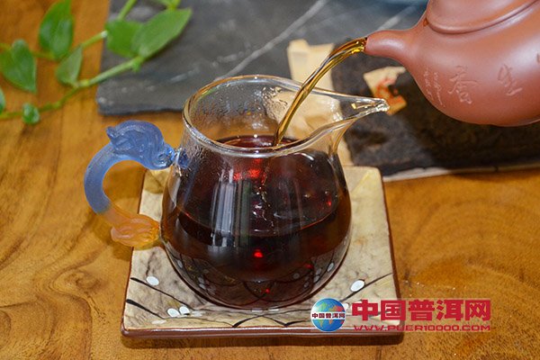 <u><a href='http://www.puer10000.com/kougan/34944.html' target='_blank'><u><a href='http://www.puer10000.com/puerzhishi/100997.html' target='_blank'>茶</a></u>汤</a></u>